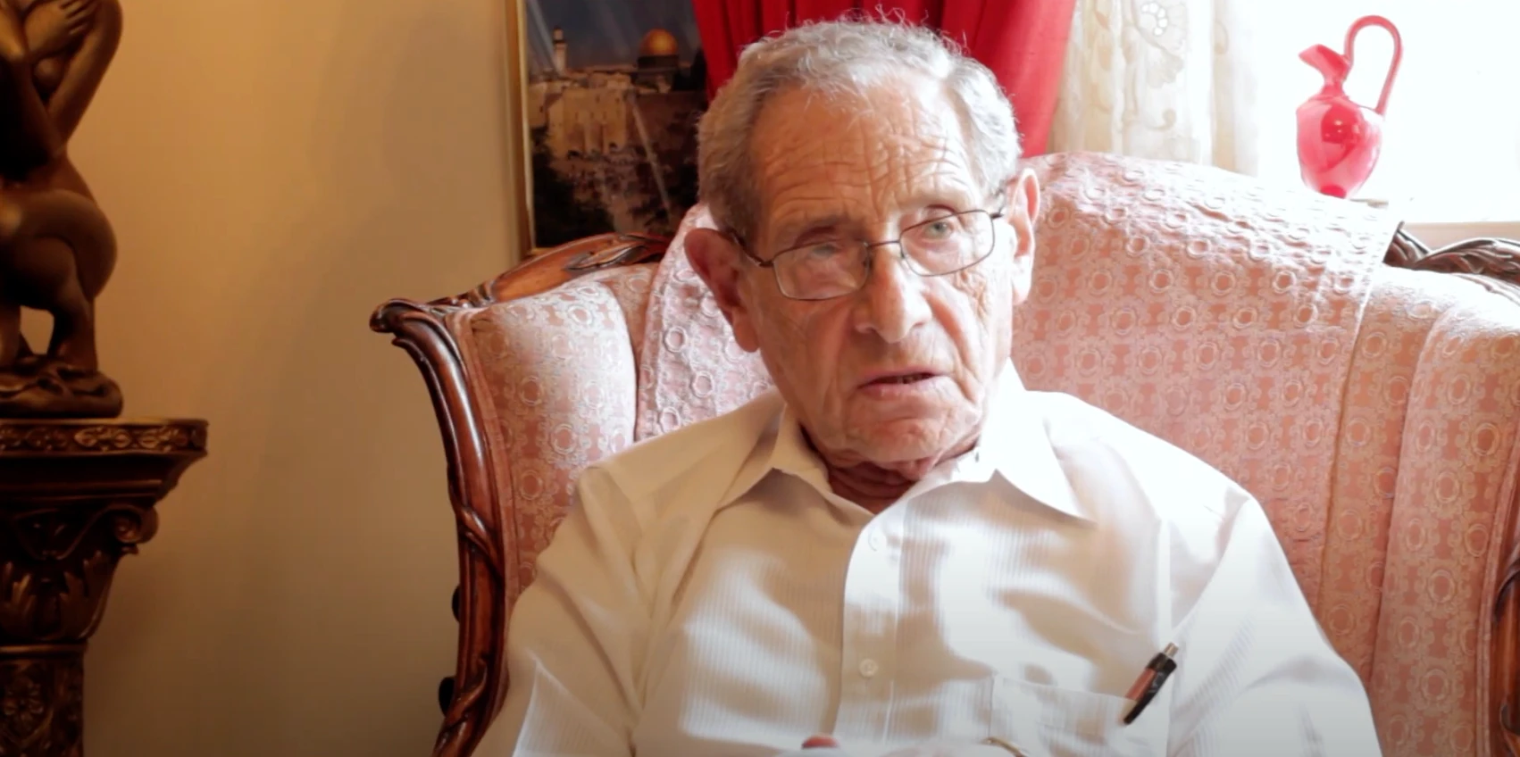 Joe Kahn, Holocaust survivor of ghettos, labor camps, and death march