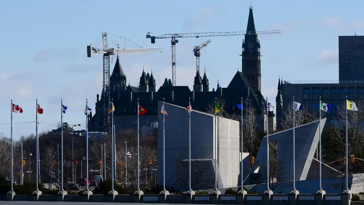 Crown seeks 2-year sentence for ex-city lawyer who defaced Holocaust monument 3
