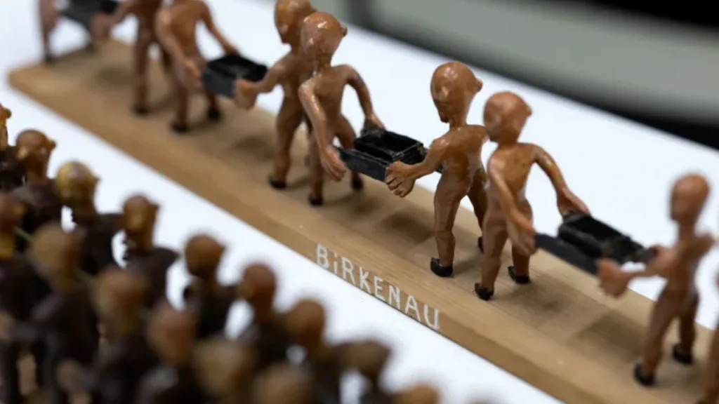 Wood carvings by Felix Kohn a survivor